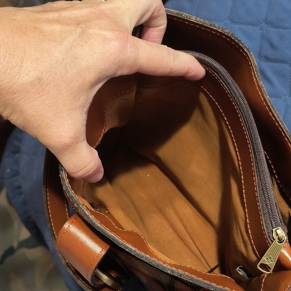 NEW Without Tags Patricia Nash Enlightened Garden Irving Leather Bucket Bag - Picture 4 of 5